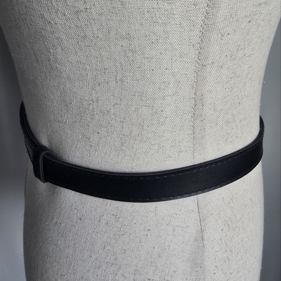 Equestrian Waist Belt Black Brass Hook Buckle Adjustable Vegan Womens Size 12 - Picture 4 of 10
